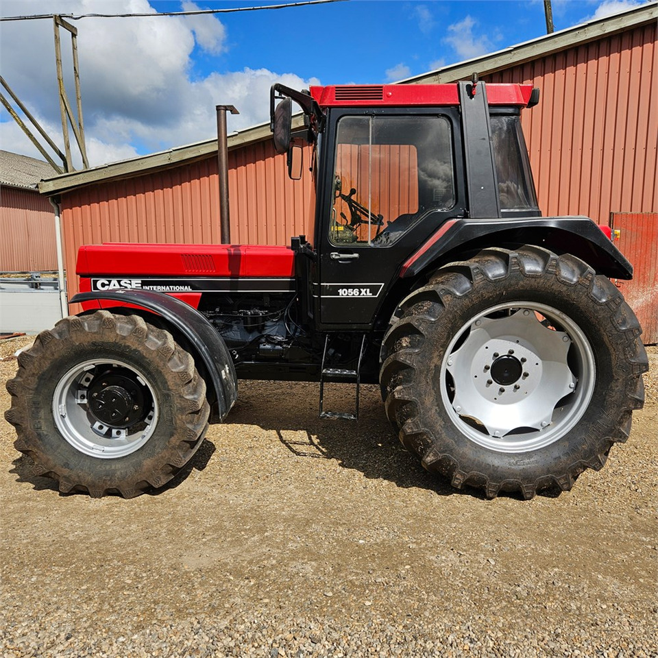 CASE IH 1056 XL - Трактор: фото 3 CASE IH 1056 XL - Трактор: фото 3