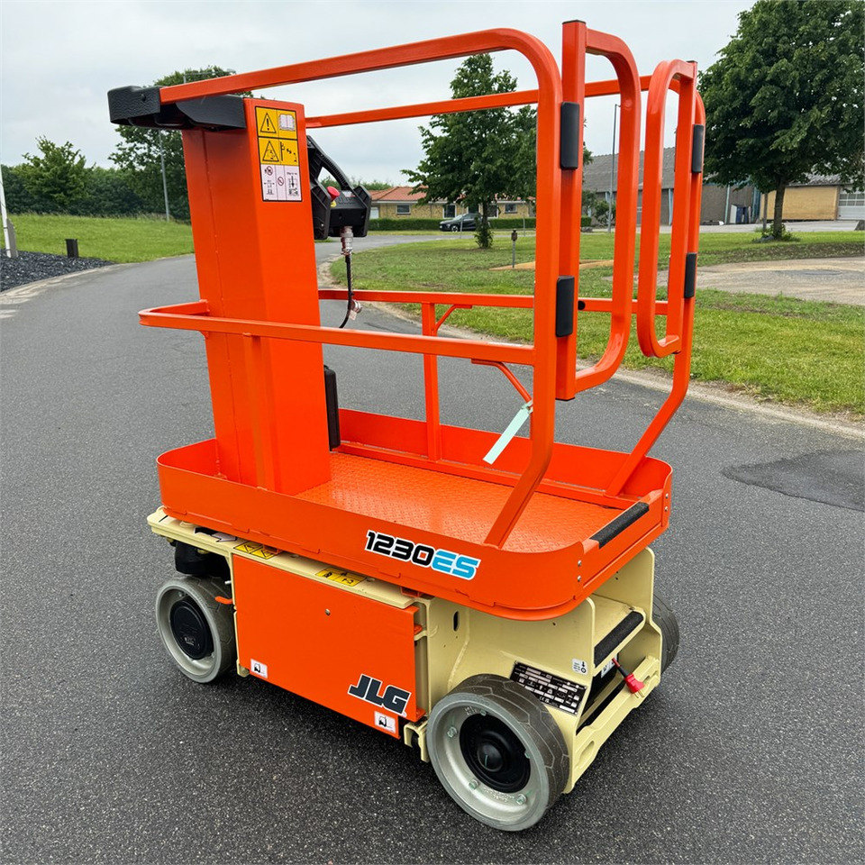 JLG 1230 ES - Вертикальный мачтовый подъемник: фото 1 JLG 1230 ES - Вертикальный мачтовый подъемник: фото 1
