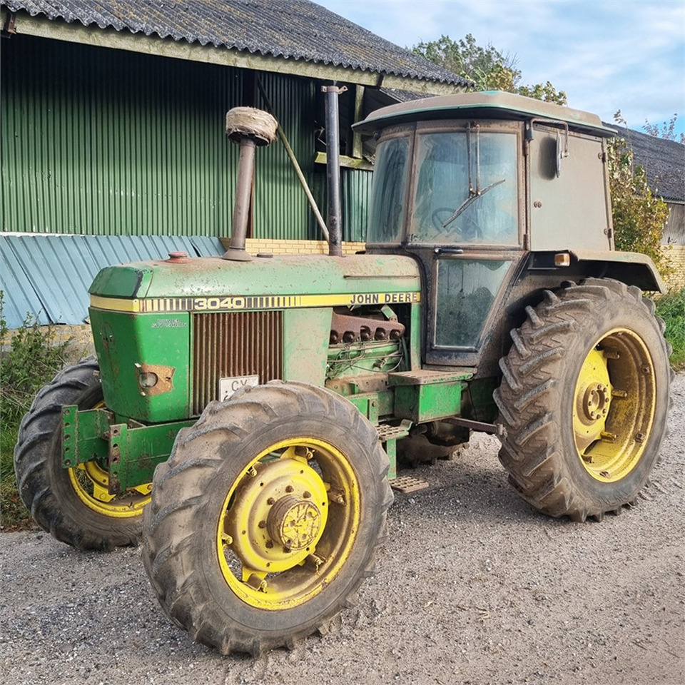 John Deere 3040 - Трактор: фото 1 John Deere 3040 - Трактор: фото 1