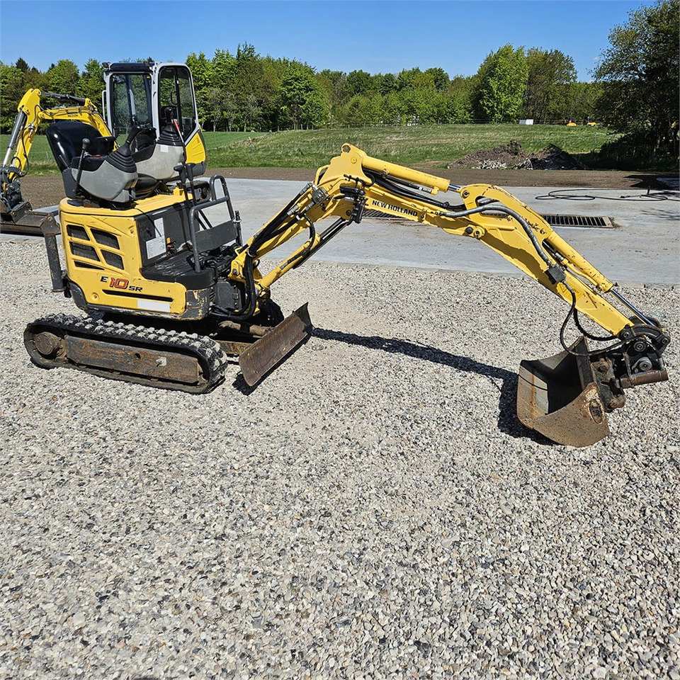 New Holland E10 SR - Мини-экскаватор: фото 2 New Holland E10 SR - Мини-экскаватор: фото 2