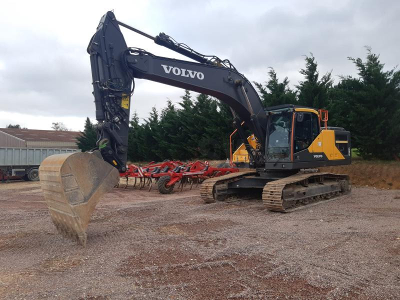 Гусеничный экскаватор Volvo EC 300EL: фото 1 Гусеничный экскаватор Volvo EC 300EL: фото 1