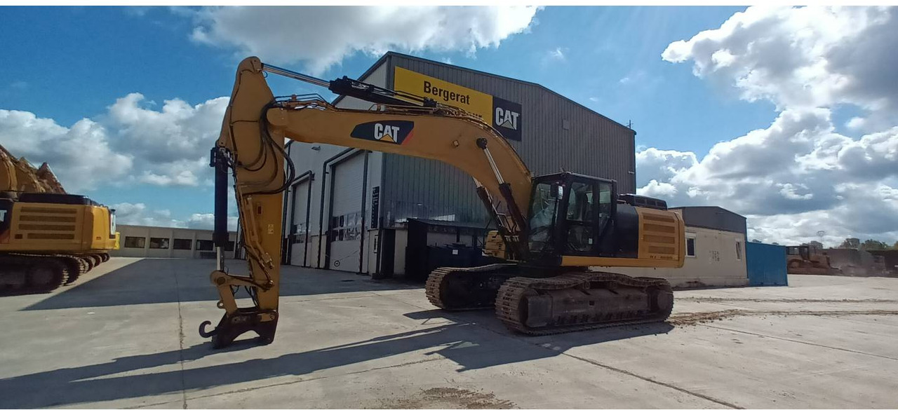 CAT 336F XE - Гусеничный экскаватор: фото 1 CAT 336F XE - Гусеничный экскаватор: фото 1