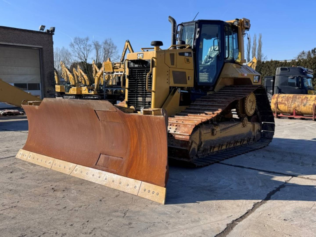 CAT D 6 N LGP - Бульдозер: фото 1 CAT D 6 N LGP - Бульдозер: фото 1
