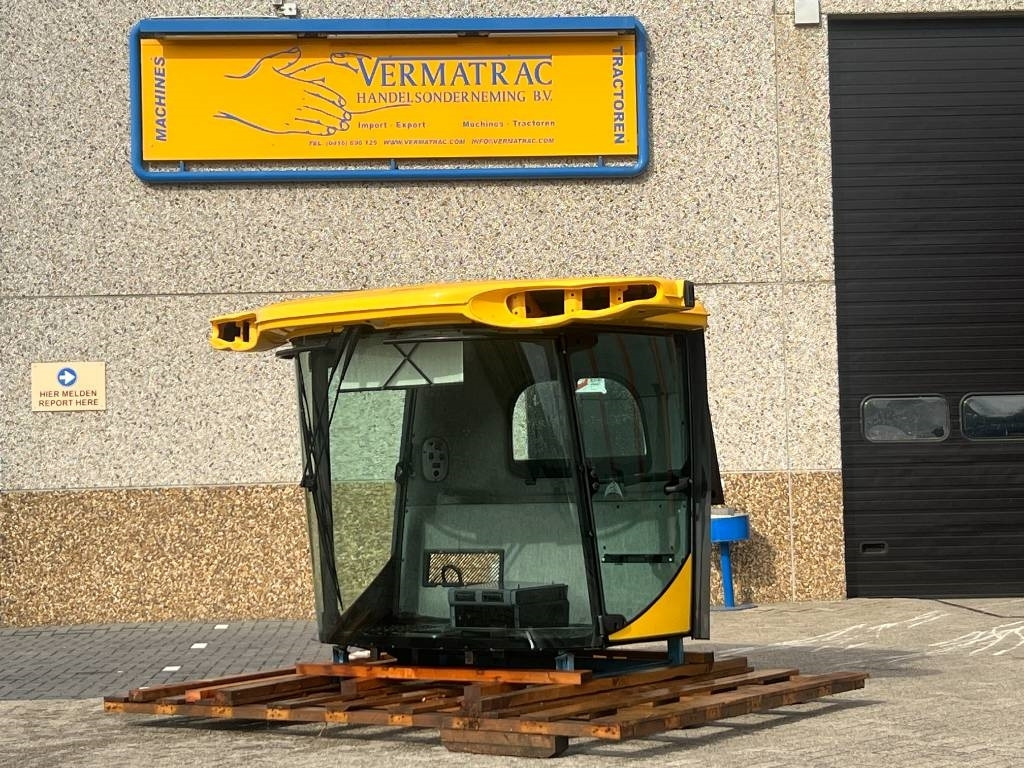 New Holland Cabine - New Holland CR8070, CR8080, CR9070, CR908  - Навесное оборудование для комбайна: фото 1