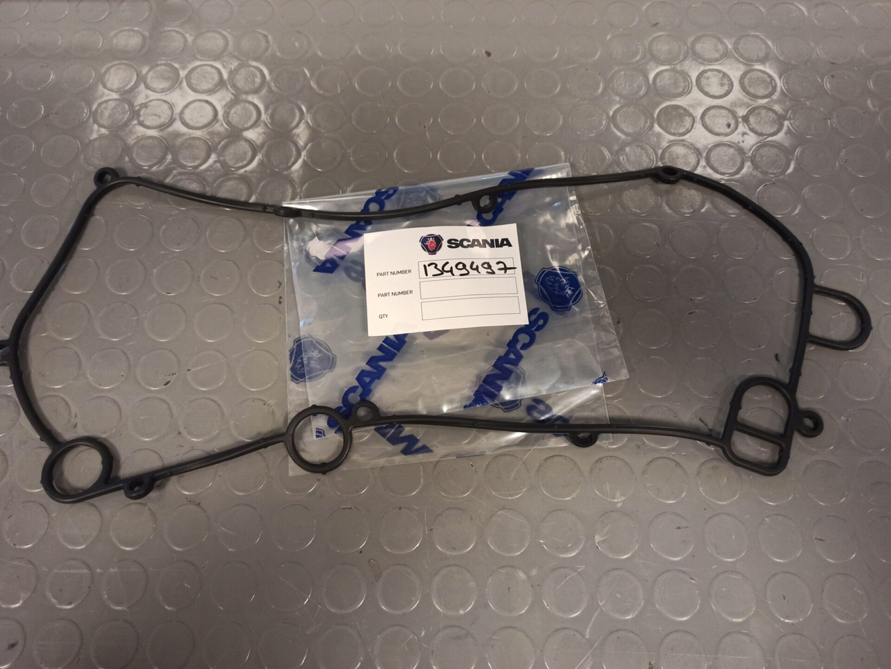 SCANIA OIL COOLER GASKET - 1349497 - Масляный радиатор для Грузовиков: фото 1 SCANIA OIL COOLER GASKET - 1349497 - Масляный радиатор для Грузовиков: фото 1