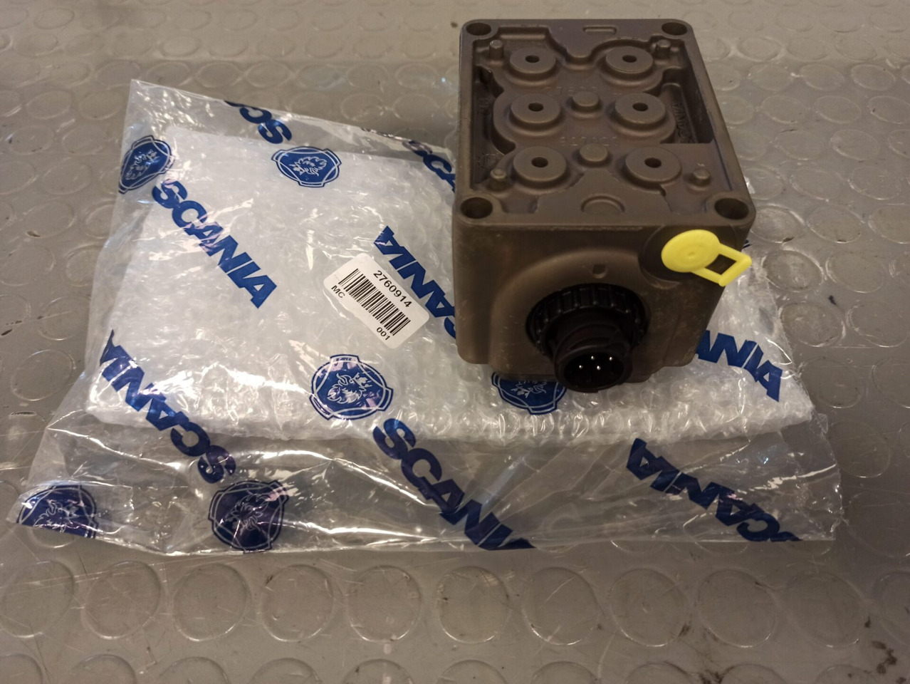 SCANIA VALVE HOUSING - 2760914 - Коробка передач и запчасти для Грузовиков: фото 1