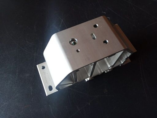 VOLVO BUMPER SUPPORT - 82464973 - Бампер для Грузовиков: фото 1 VOLVO BUMPER SUPPORT - 82464973 - Бампер для Грузовиков: фото 1