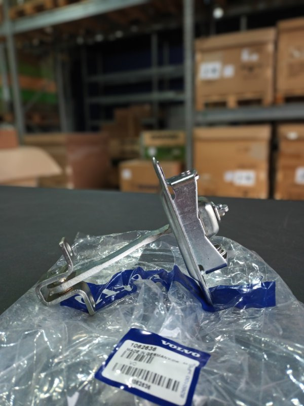 VOLVO DOOR STOP - 1062636 - Дверь и запчасти для Грузовиков: фото 1 VOLVO DOOR STOP - 1062636 - Дверь и запчасти для Грузовиков: фото 1