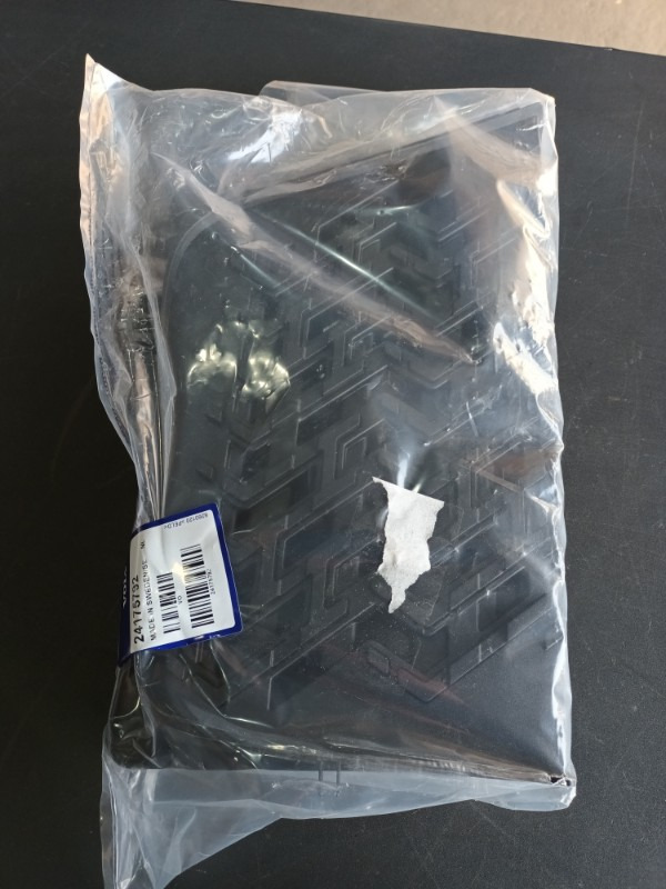 VOLVO FOOT STEP - 24175792 - Боковая подножка для Грузовиков: фото 1 VOLVO FOOT STEP - 24175792 - Боковая подножка для Грузовиков: фото 1