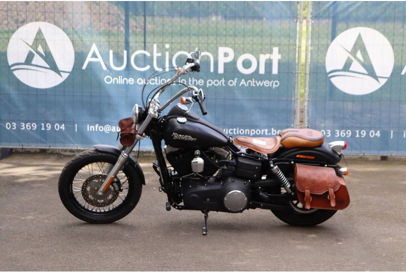 Harley-Davidson Dyna Street Bob - Мотоцикл: фото 2 Harley-Davidson Dyna Street Bob - Мотоцикл: фото 2