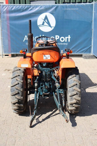 Kubota B1400 - Трактор: фото 4 Kubota B1400 - Трактор: фото 4