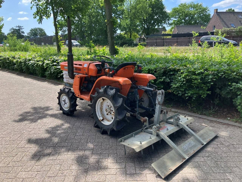 Kubota B1400 - Трактор: фото 3 Kubota B1400 - Трактор: фото 3