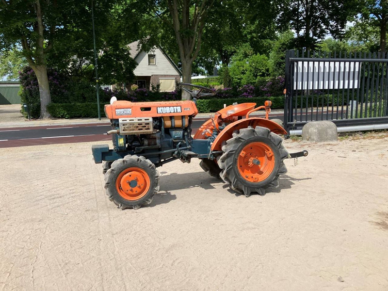 Kubota B5000 - Трактор: фото 1 Kubota B5000 - Трактор: фото 1