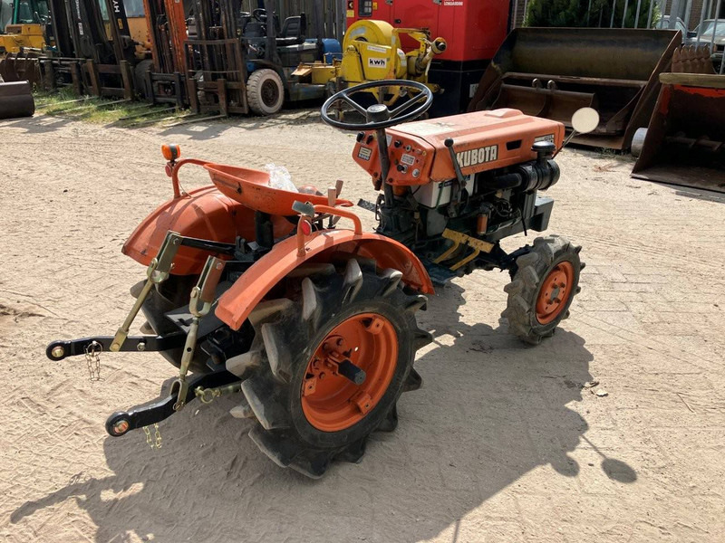 Kubota B5000 - Трактор: фото 5 Kubota B5000 - Трактор: фото 5