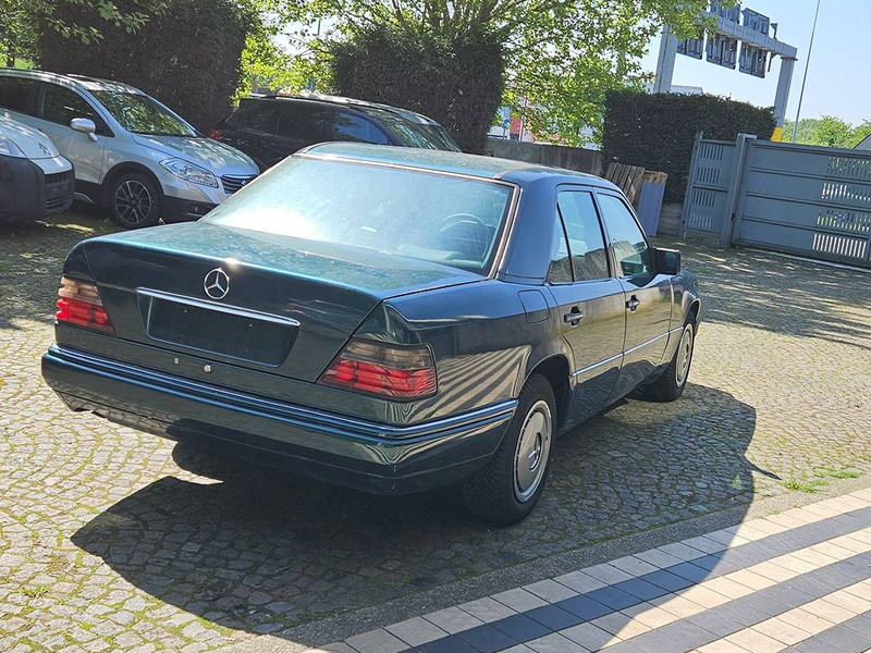 Mercedes-Benz E-Klasse 200D Automatic - Легковой автомобиль: фото 3 Mercedes-Benz E-Klasse 200D Automatic - Легковой автомобиль: фото 3