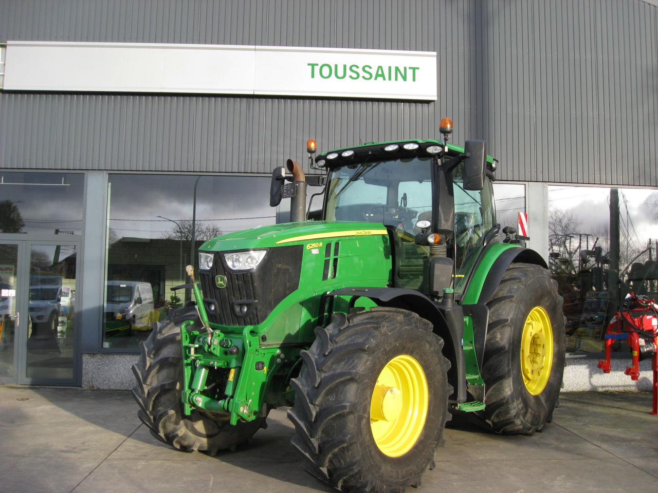 John Deere 6250R - Трактор: фото 1
