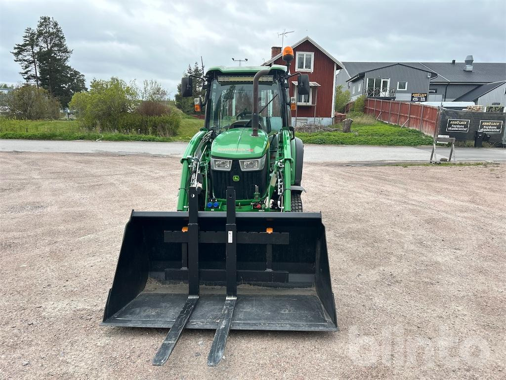 JOHN DEERE 320R - Трактор: фото 2 JOHN DEERE 320R - Трактор: фото 2