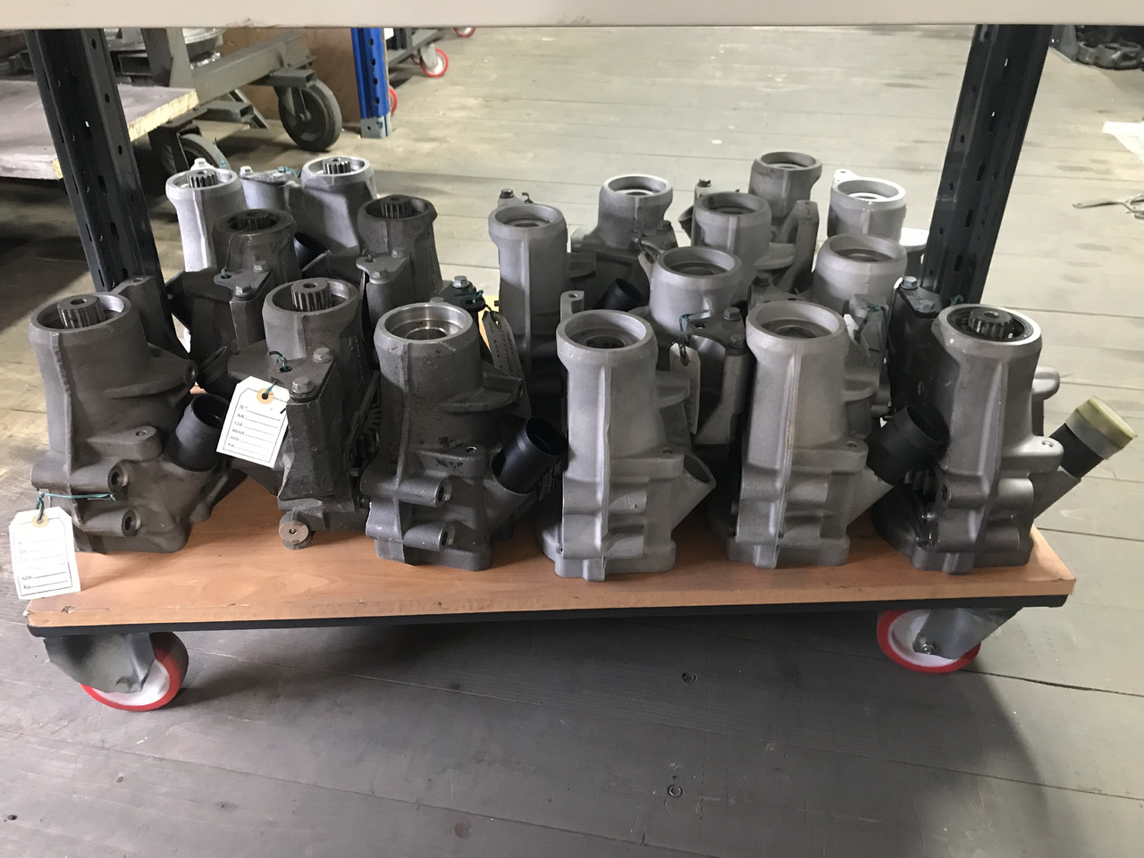 CARCASSA RIDUTTORE ASSEMBLAGGIO POMPA CARBURANTE ALTA PRESSIONE MAN 51385075020 - Топливная система для Грузовиков: фото 1 CARCASSA RIDUTTORE ASSEMBLAGGIO POMPA CARBURANTE ALTA PRESSIONE MAN 51385075020 - Топливная система для Грузовиков: фото 1