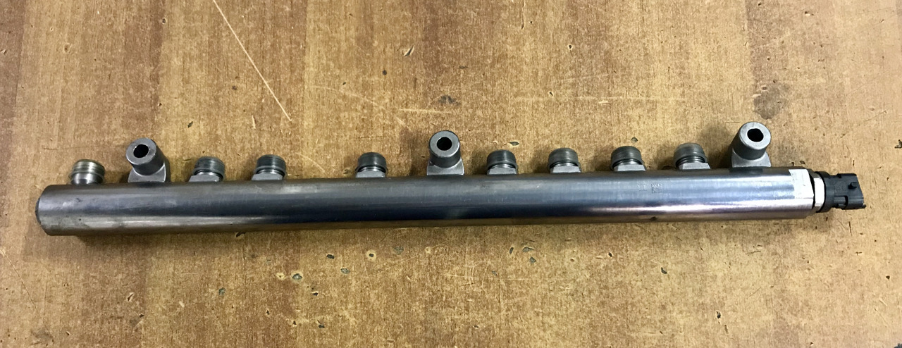 TUBO PRESSIONE RAIL PER MOTORI MAN D2066 - D2676 - Топливная система для Грузовиков: фото 1 TUBO PRESSIONE RAIL PER MOTORI MAN D2066 - D2676 - Топливная система для Грузовиков: фото 1