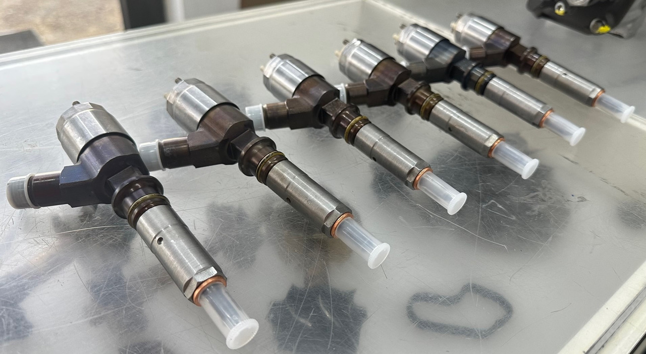 CATERPILLAR Injector 2645A753 - Распределитель впрыска для Строительной техники: фото 1 CATERPILLAR Injector 2645A753 - Распределитель впрыска для Строительной техники: фото 1