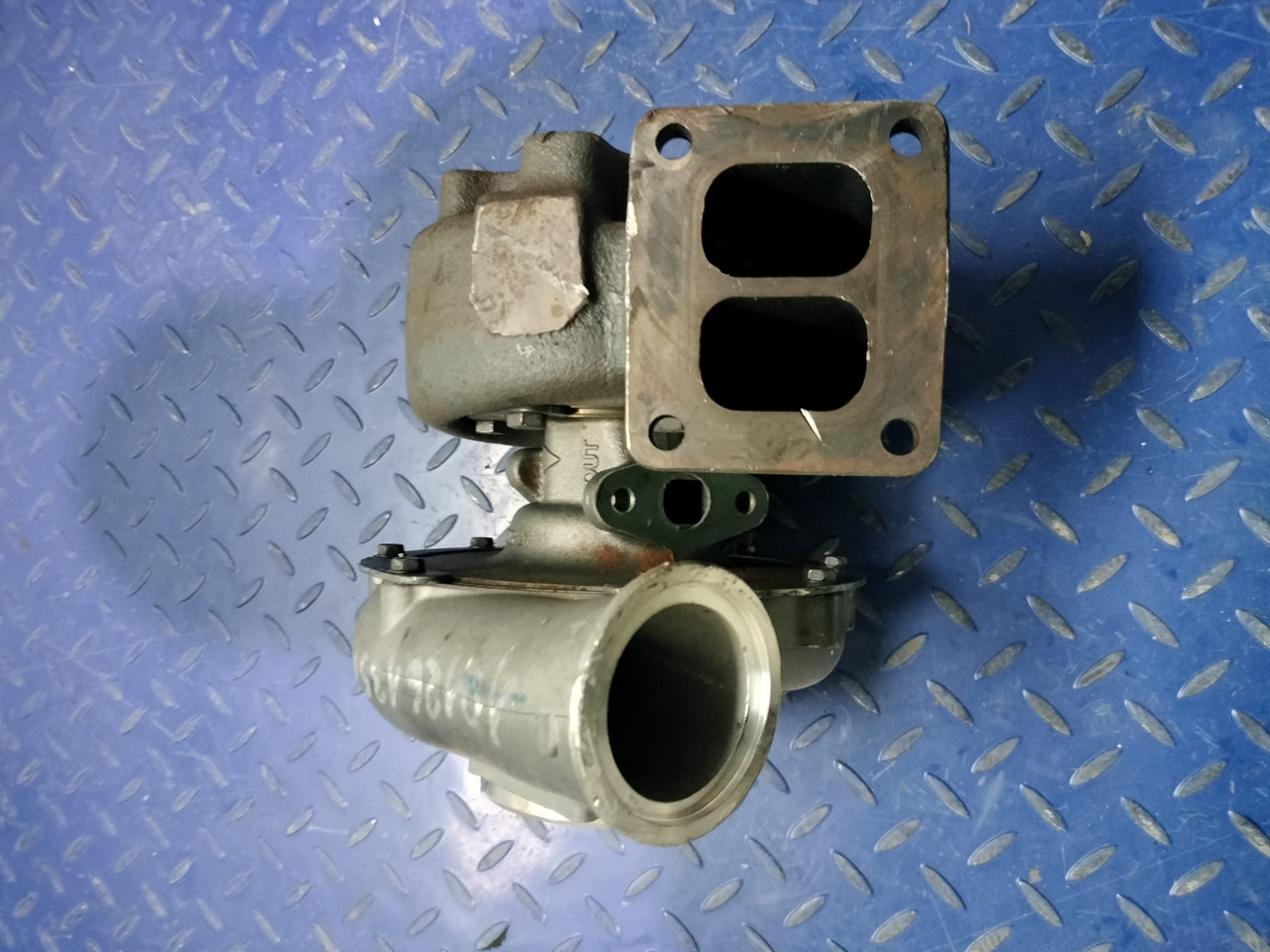 HOLSET Holset HX50-3767758 - Турбина для Грузовиков: фото 1