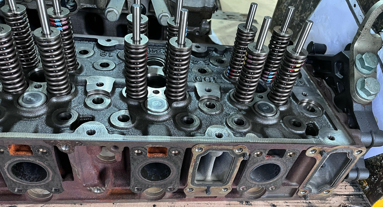 Mercedes Actros MP4 Euro 6 Cylinderhead OM470 - Двигатель и запчасти для Грузовиков: фото 4 Mercedes Actros MP4 Euro 6 Cylinderhead OM470 - Двигатель и запчасти для Грузовиков: фото 4