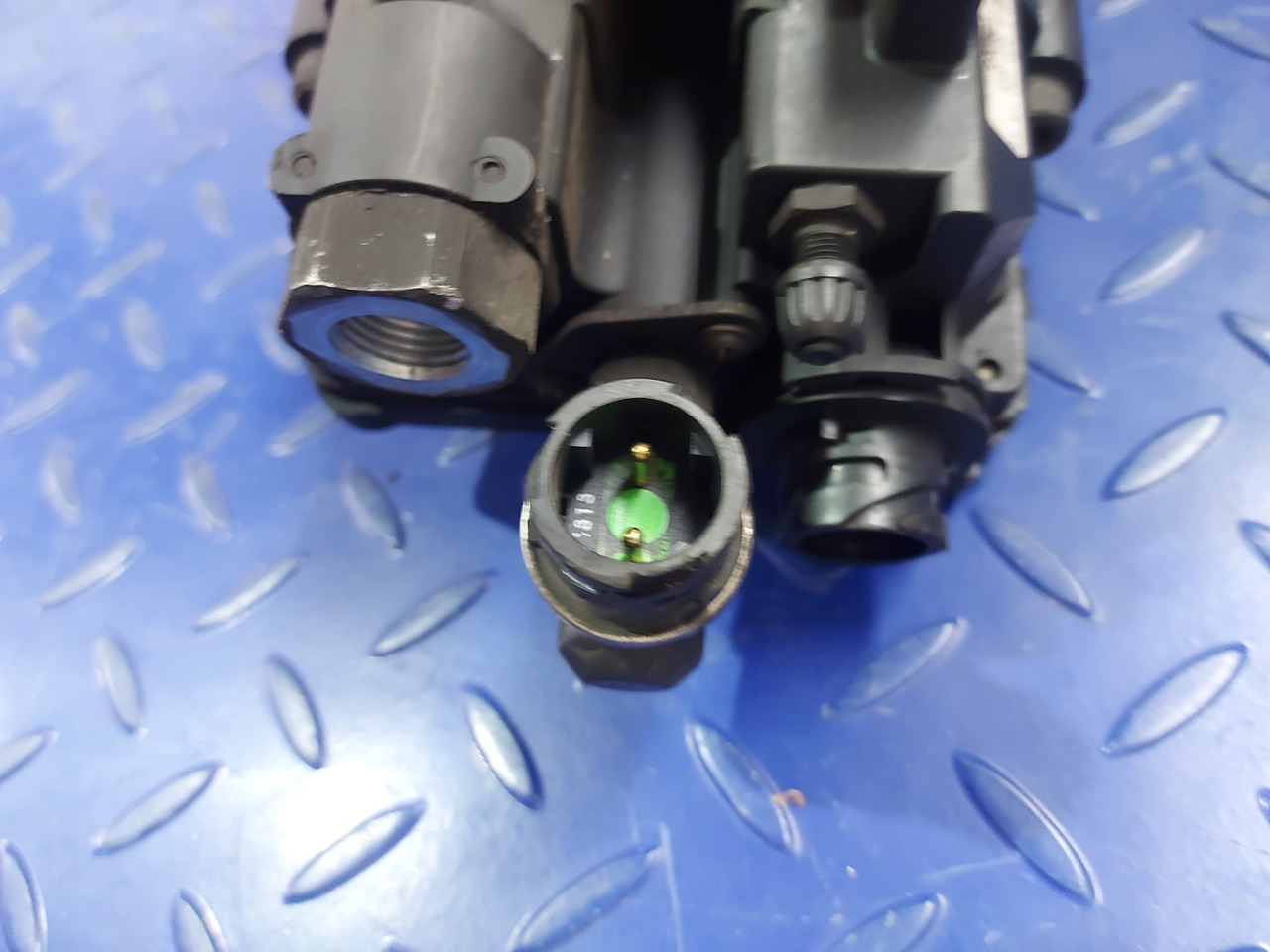 WABCO 9701500080 FUSO (MITSUBISHI)MX912186 MERCEDES-BENZA0002501562 - Сцепление и запчасти для Грузовиков: фото 1 WABCO 9701500080 FUSO (MITSUBISHI)MX912186 MERCEDES-BENZA0002501562 - Сцепление и запчасти для Грузовиков: фото 1