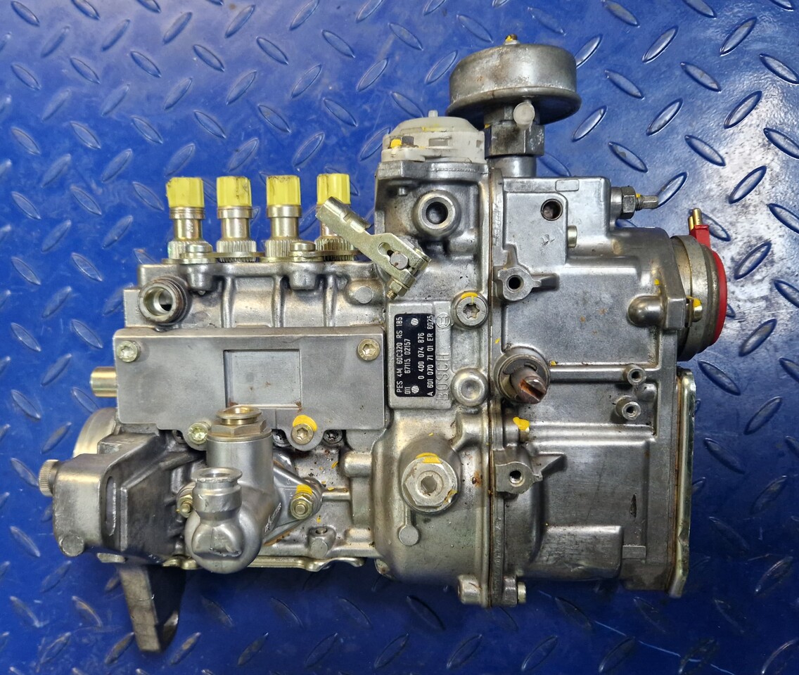 BOSCH INJECTION PUMP 0400074876 - Запчасти для Другой техники: фото 1 BOSCH INJECTION PUMP 0400074876 - Запчасти для Другой техники: фото 1