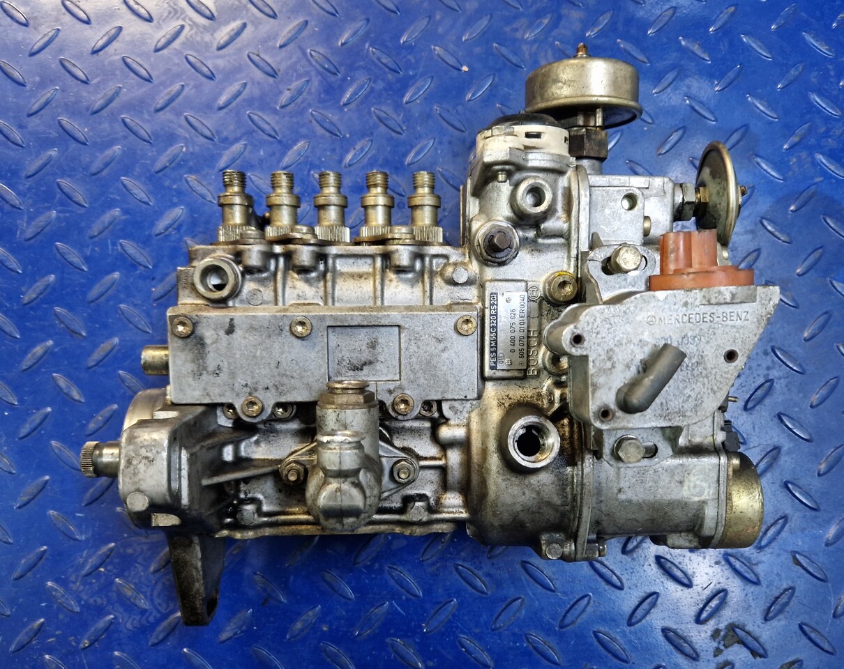 BOSCH INJECTION PUMP 0400075926 - Запчасти для Другой техники: фото 1 BOSCH INJECTION PUMP 0400075926 - Запчасти для Другой техники: фото 1