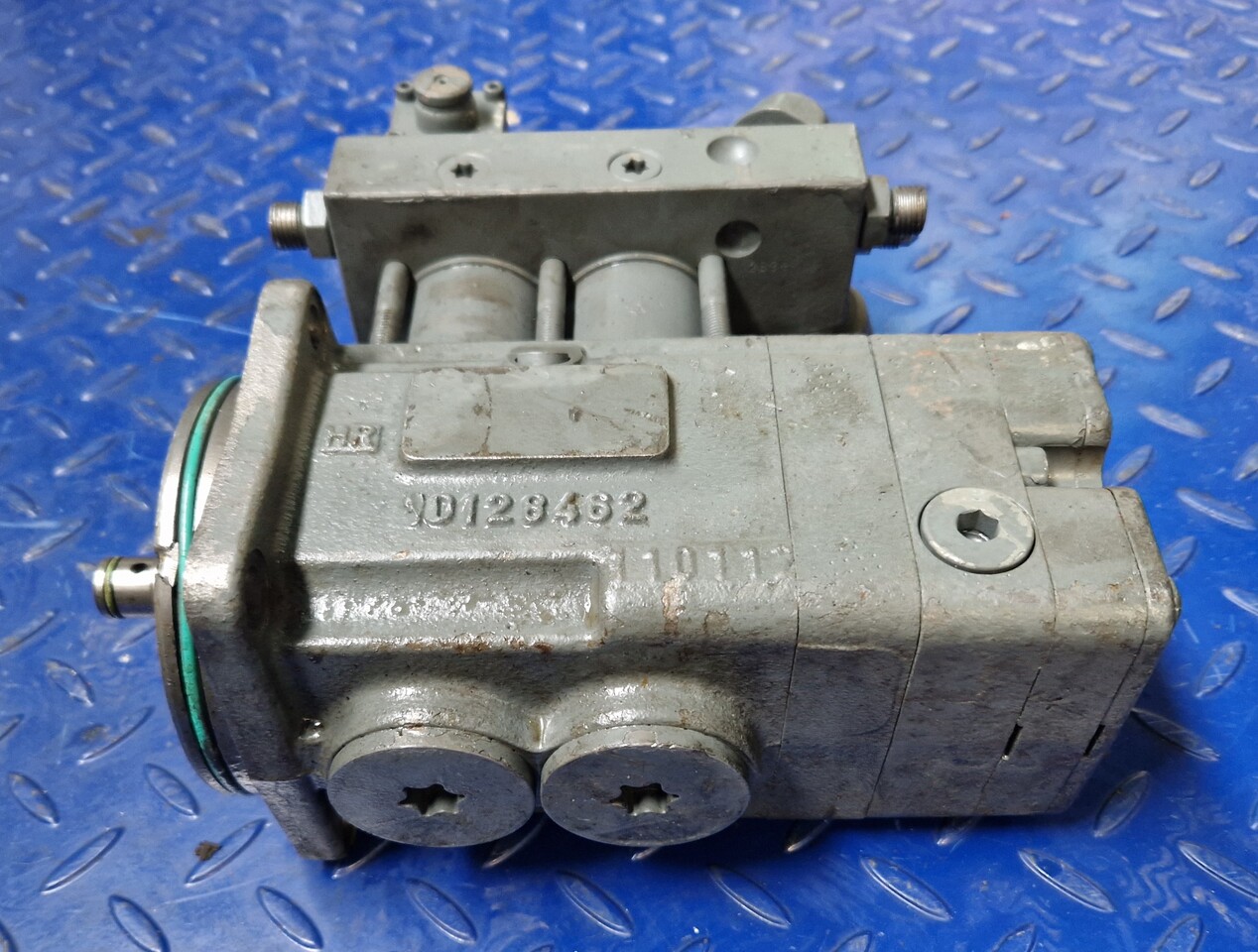 Liebherr INJECTION PUMP 10128462 - Запчасти для Грузовиков: фото 1 Liebherr INJECTION PUMP 10128462 - Запчасти для Грузовиков: фото 1