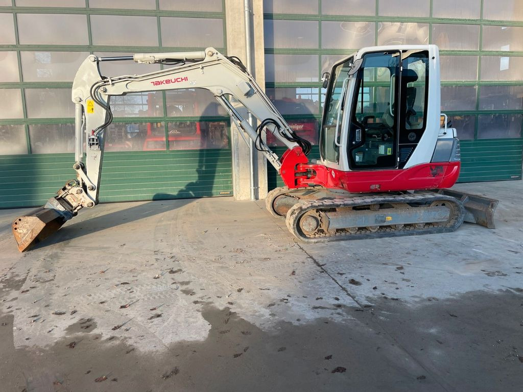 Takeuchi TB 250 - Мини-экскаватор: фото 1 Takeuchi TB 250 - Мини-экскаватор: фото 1