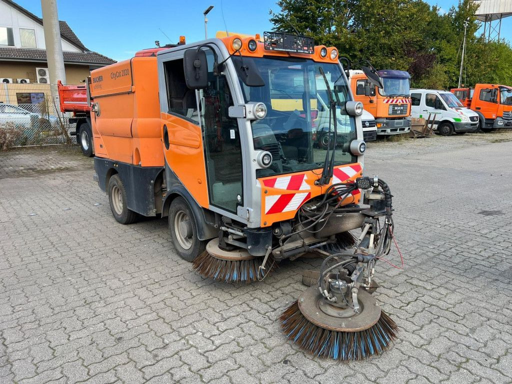 Kehrmaschine CC 2020 Kehrmaschine super Zustand - Подметально-уборочная машина: фото 1 Kehrmaschine CC 2020 Kehrmaschine super Zustand - Подметально-уборочная машина: фото 1