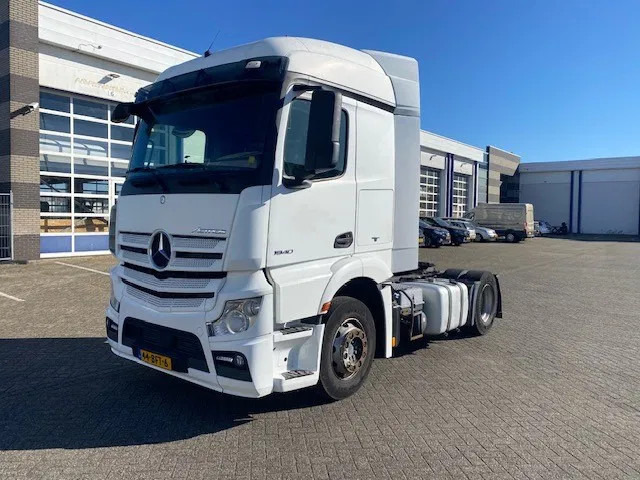 Mercedes-Benz Actros 1840 stream space cabine met spoilers fenders en zonneklep - Тягач: фото 1 Mercedes-Benz Actros 1840 stream space cabine met spoilers fenders en zonneklep - Тягач: фото 1